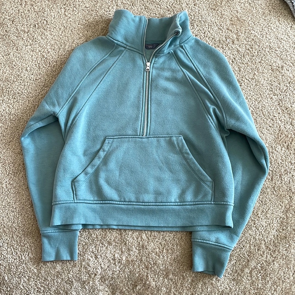 Danskin half zip
Medium women’s
Sage green teal colorway